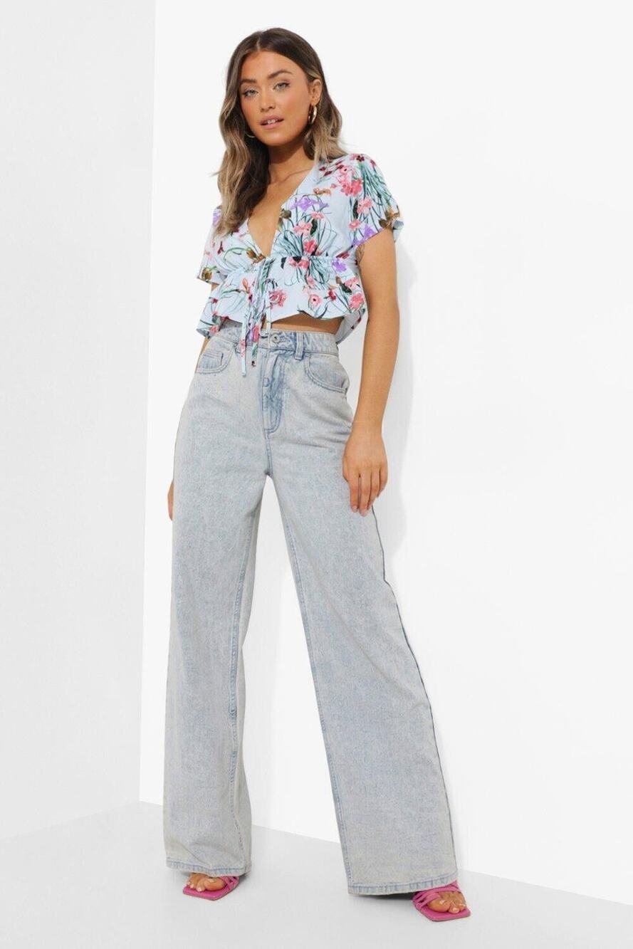 Boohoo Tie Front Top Women 2 Blue Floral Short Sleeve Lightweight Crop Polyester